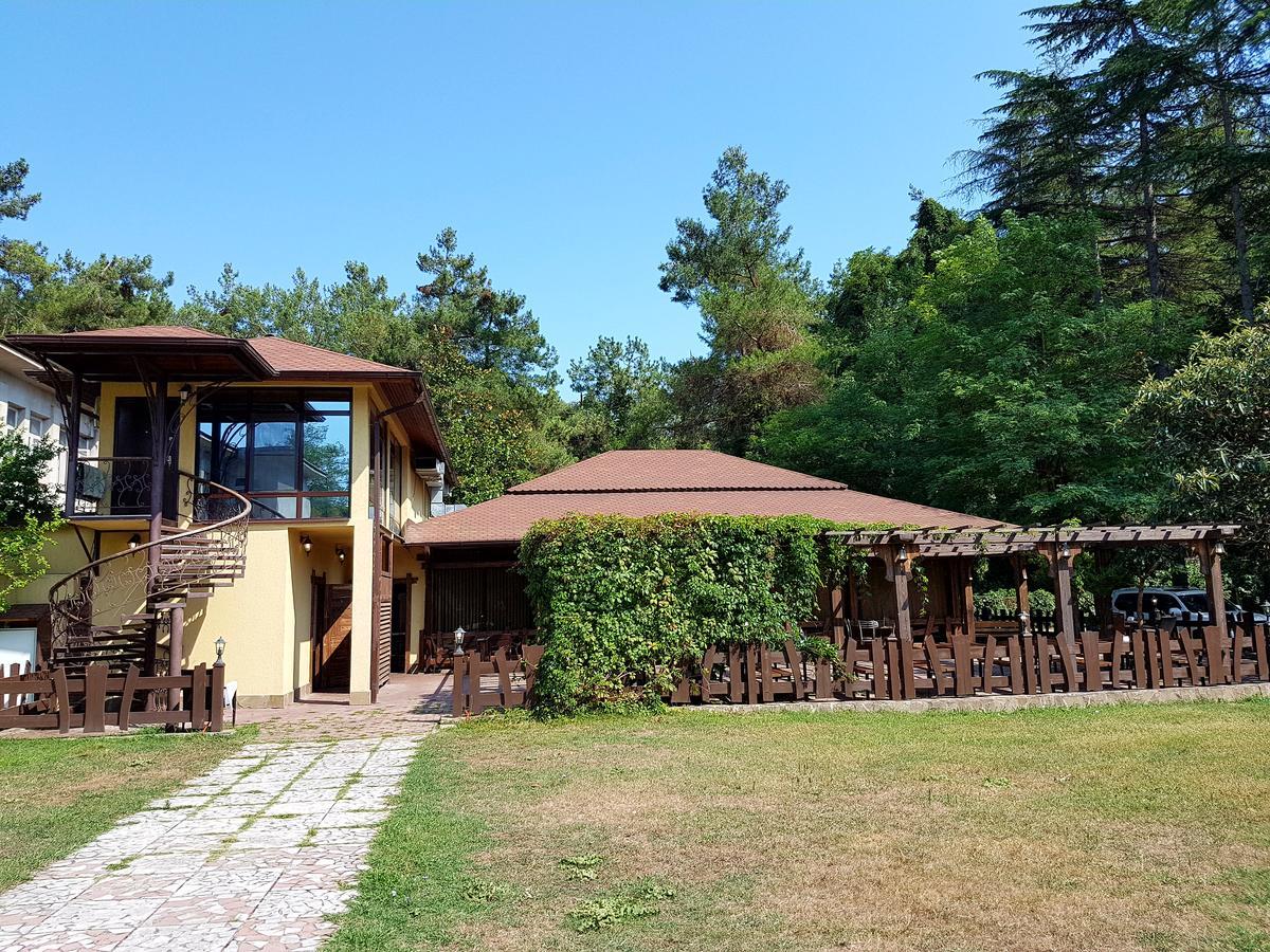 Guest House Black Sea Пицунда Екстериор снимка