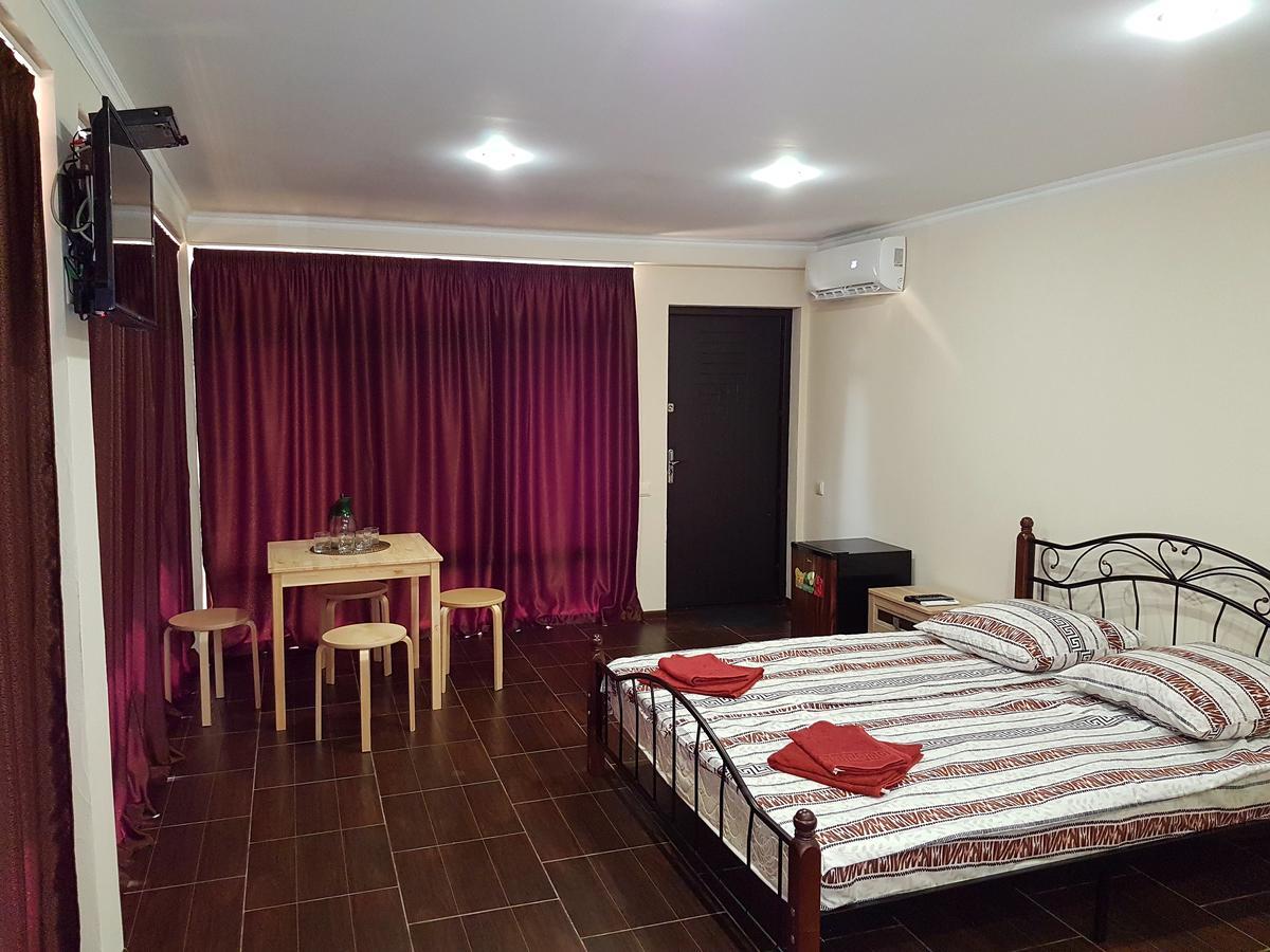 Guest House Black Sea Пицунда Екстериор снимка